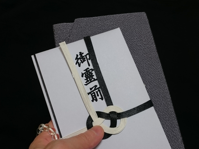 御霊前